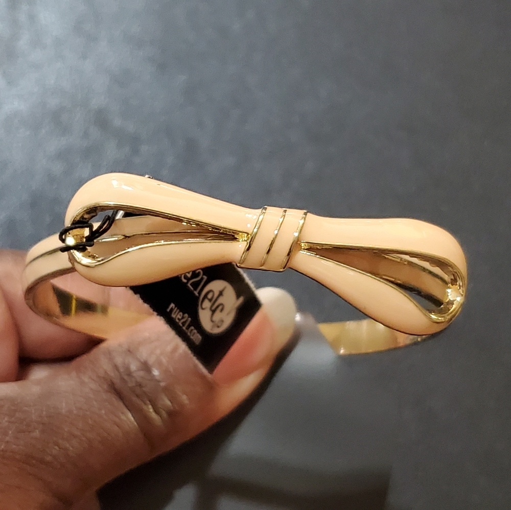 Rue21 Light Peach & Gold Ribbon Bow Bangle